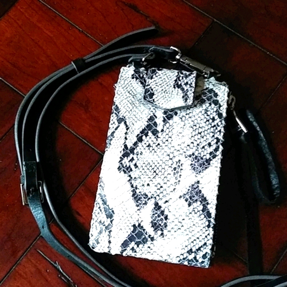 Aimee Kestenberg Crossbody Phone Walet - Picture 1 of 6